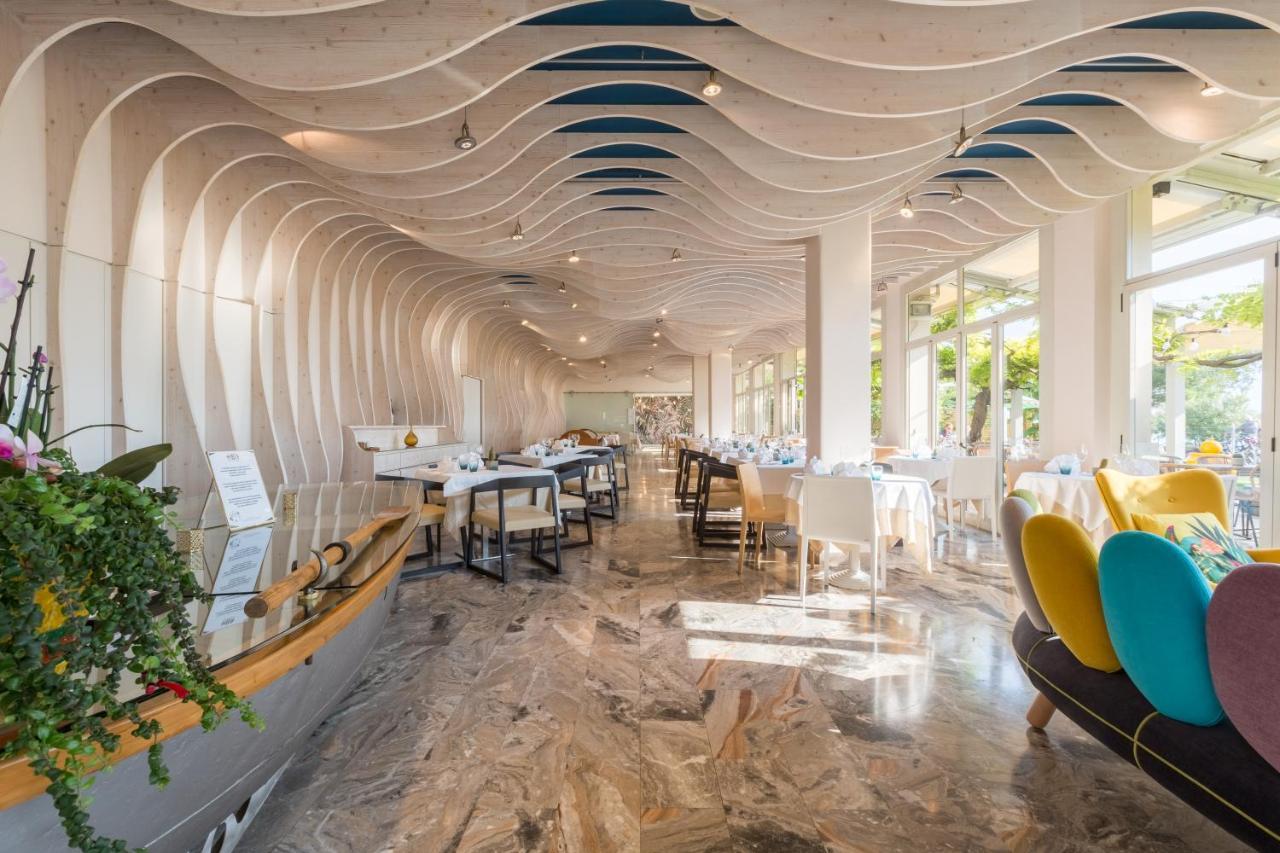 Hotel Baia Azzurra - Lake Front Torbole Sul Garda Εξωτερικό φωτογραφία