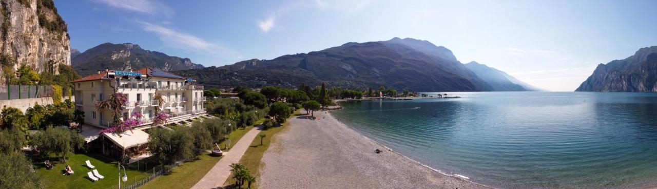 Hotel Baia Azzurra - Lake Front Torbole Sul Garda Εξωτερικό φωτογραφία