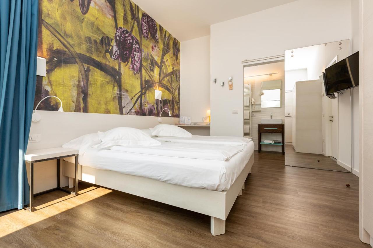 Hotel Baia Azzurra - Lake Front Torbole Sul Garda Εξωτερικό φωτογραφία